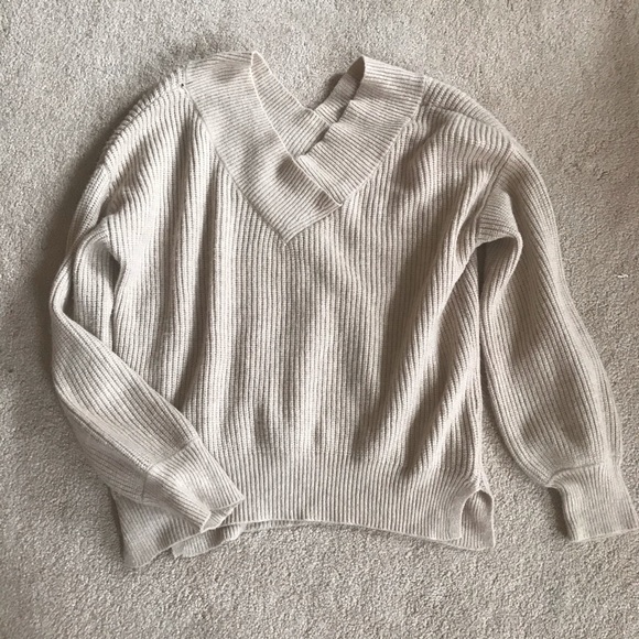Sweaters - BOGOFREE! V-Neck Sweater Oatmeal